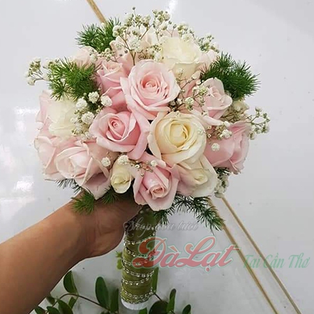 hoa cuoi hong phan vang